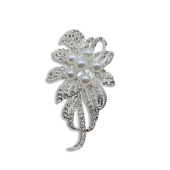 Six pearl brooch