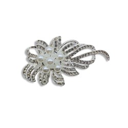 Six pearl brooch